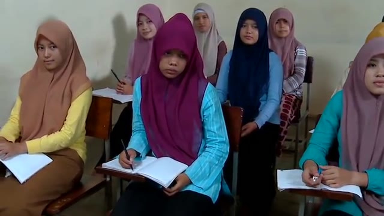 Streaming Pesantren & Rock n Roll - Pesantren & Rock n  