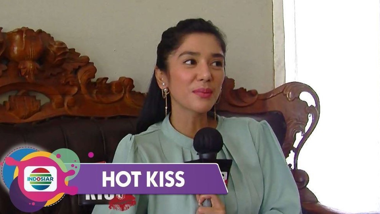 Streaming Fanny Ghassani Dilanda Kesedihan  Karena Selalu 