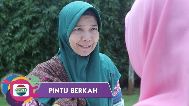 Tangis Bahagia Nenek Pencuci Mukena yang Mendapat Rumah 