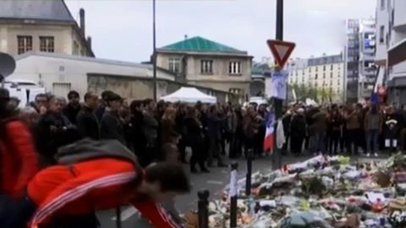Streaming Menara Eiffel Kembali Dibuka Pasca Teror Paris Vidio