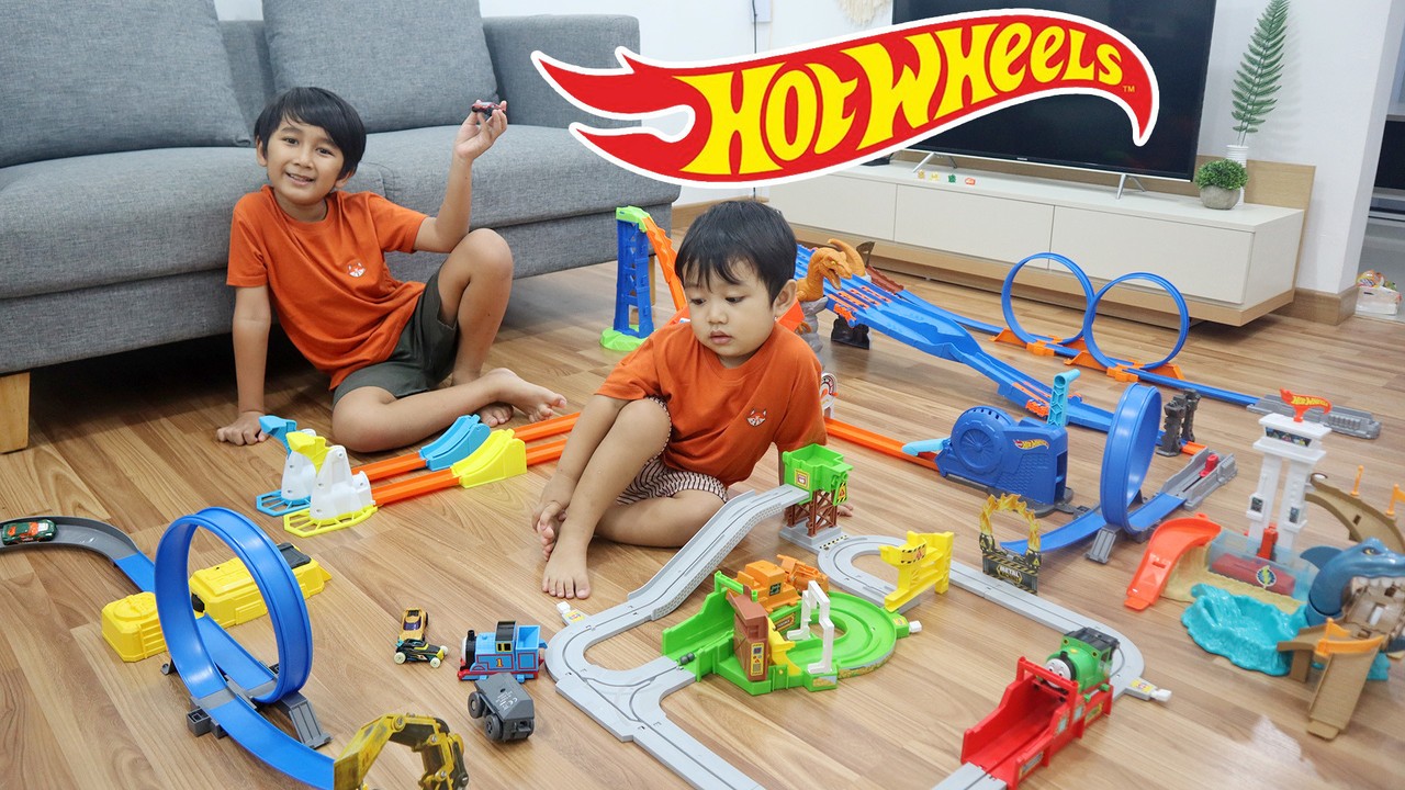 Streaming Ziyan Main Banyak Mainan  Hot Wheels Vidio  com