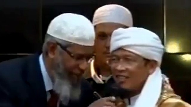 Streaming Detik Detik Dr Zakir Naik Tertawa Mendengar Guyonan Aa Gym Vidio