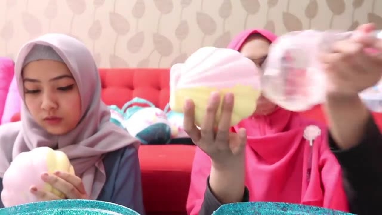 ets unboxing 20lol 20surprise 20big 20purple 20 20ria 20ricis 1 fe36 640x360 00015