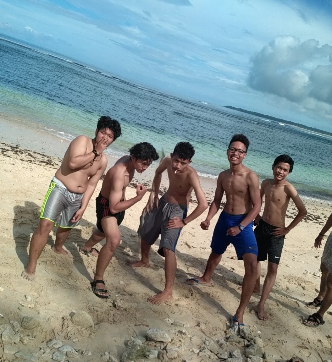 Nekadtraveler Explore Pantai Pasir Putih Sukabumi Jawa Barat