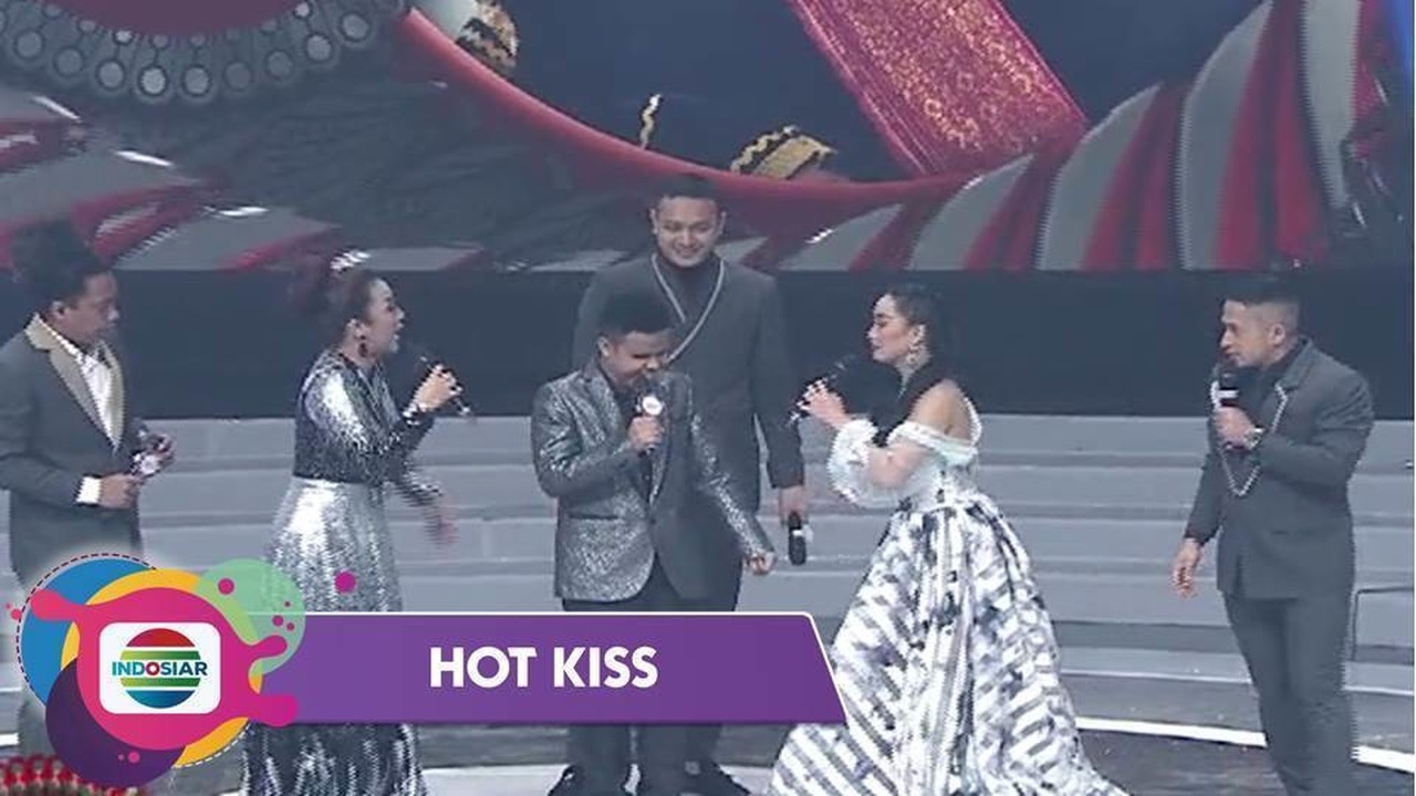 Streaming Goyangan Arif Juara Prov Sumbar Hebohkan Panggung Lida Hot Kiss Vidio