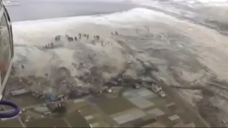 Detik Detik Tsunami Terbesar Yang Tertangkap Kamera Mengerikan