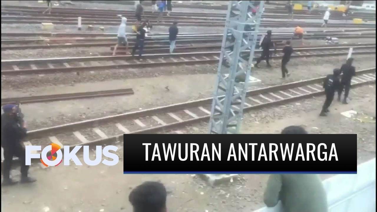 Sejumlah Warga Menteng Malah Tawuran di Tengah Pandemi - INDOSIAR | Vidio