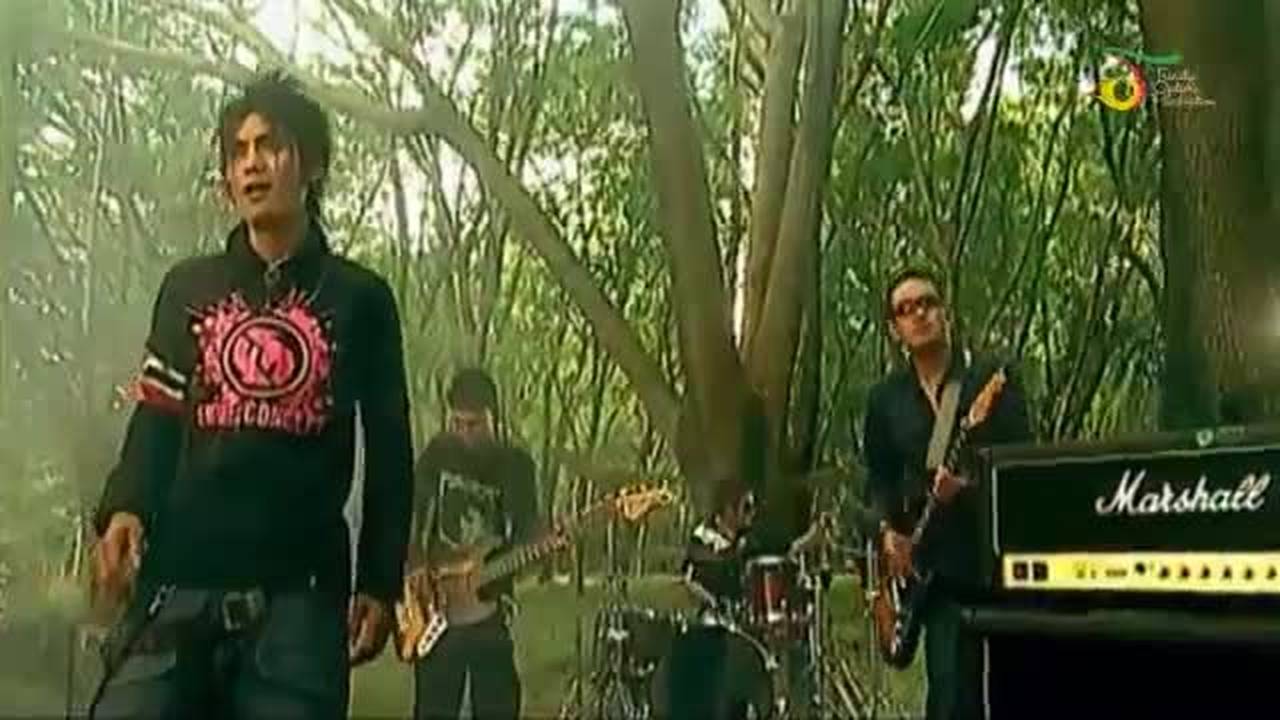 St12 Aku Masih Sayang Official Video Clip Vidio