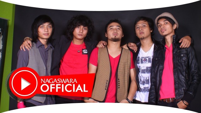 Streaming Hello Biarkan Berlalu Official Music Video Nagaswara Vidio Com