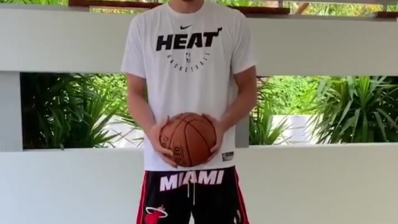 Streaming Toes & Chest Drill with Meyers Leonard - Vidio.com