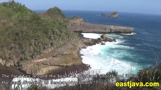 Uniknya Kolam Alami Di Pantai Batu Bengkung Malang Jawa Timur