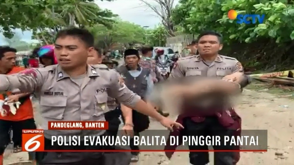Tsunami Anyer Sepanjang Daerah Carita Pandeglang Hancur
