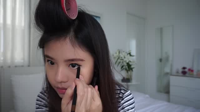 Tutorial Makeup Dan Gaya Rambut Sehari Hari