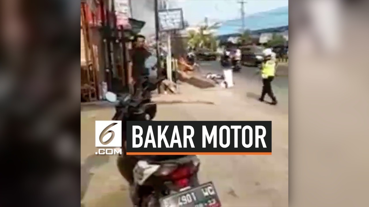 Anak Kecil Bakar Motor Karena Tak Terima Ditilang Polisi Vidiocom