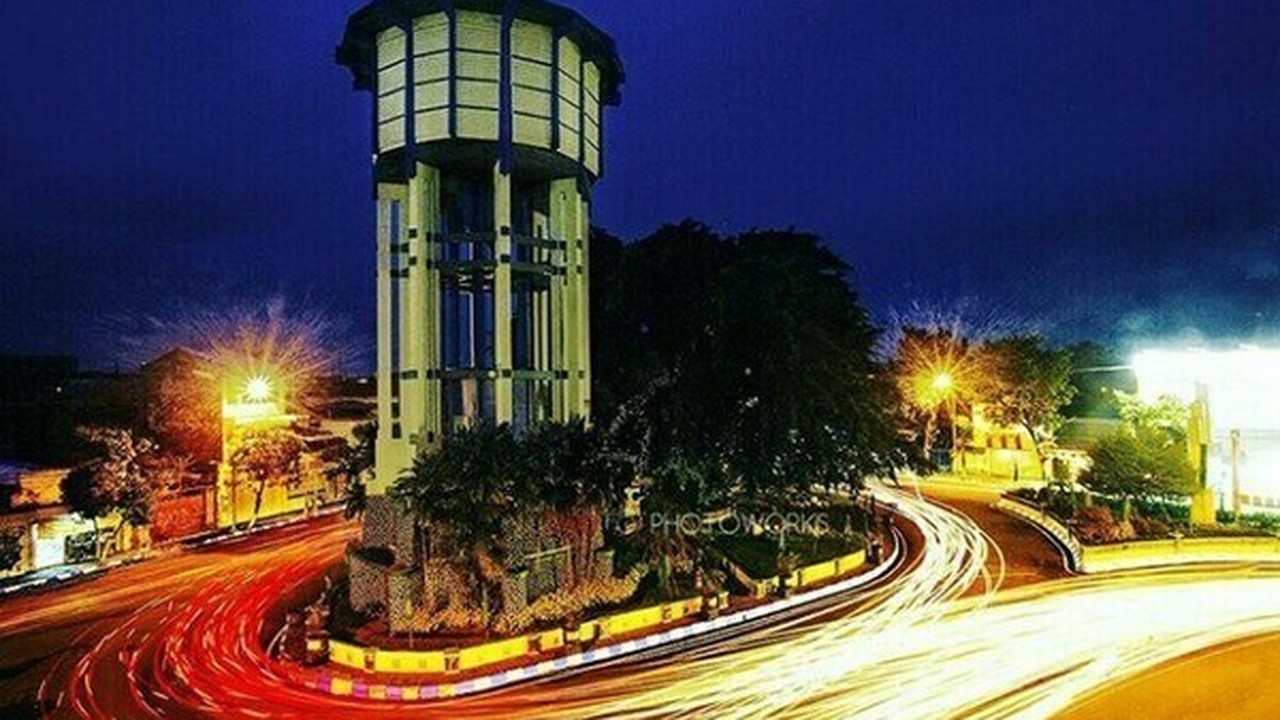 Streaming JOMBANG Tempat  Tempat  Yang  Wajib  Dikunjungi  Di  