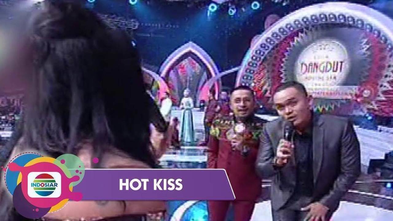 Streaming Keseruan Para Host Di Panggung Lida Hot Kiss Vidio