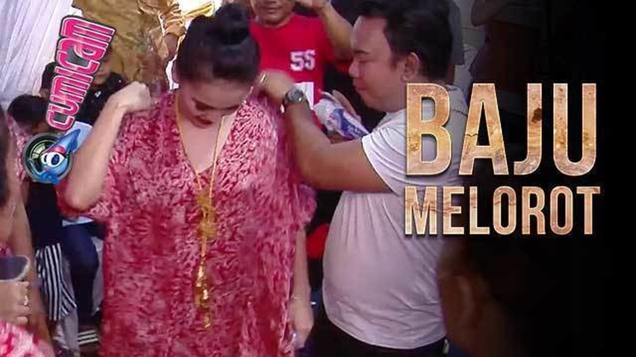 Streaming Larut Dalam Goyang Heboh Baju  Ayu  Ting  Ting  