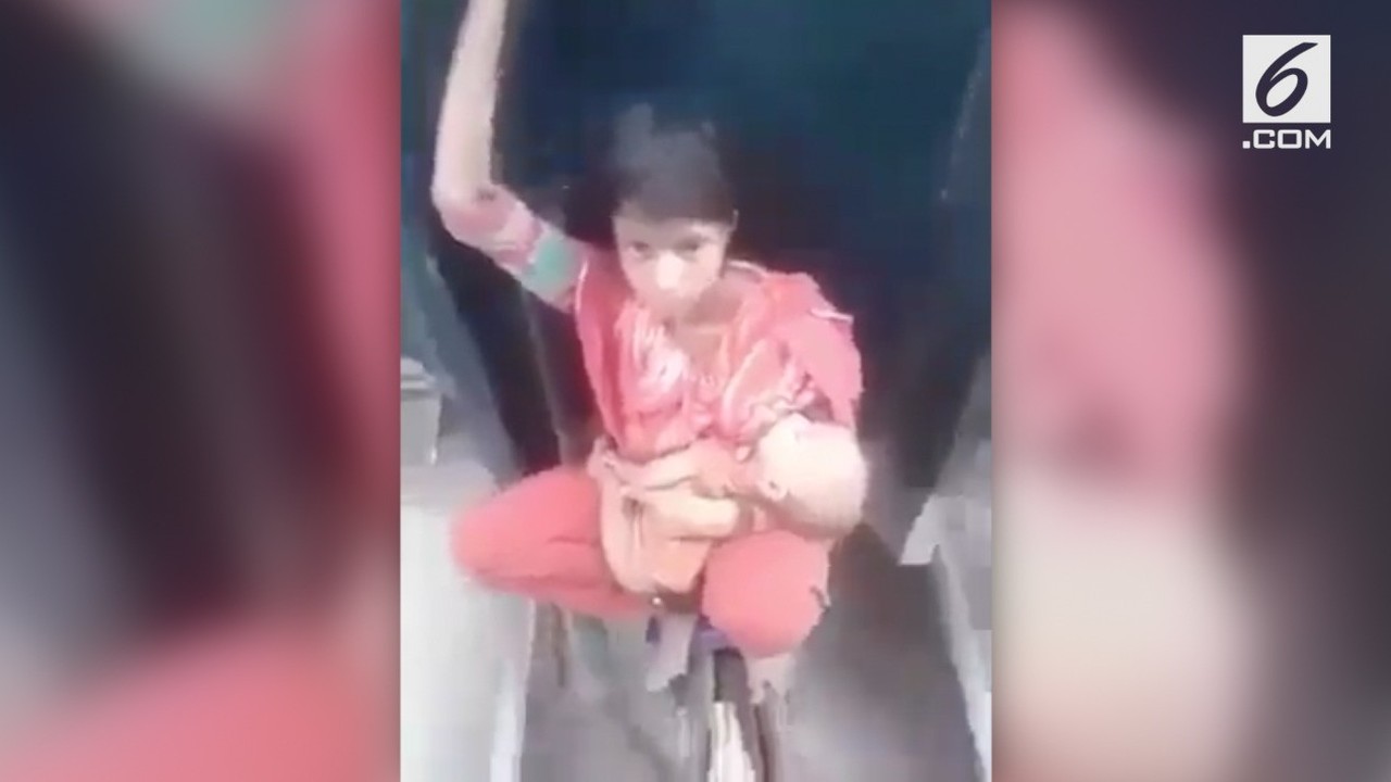 Viral Wanita Gendong Bayi Duduk Di Besi Penghubung Kereta Liputan6 Vidio