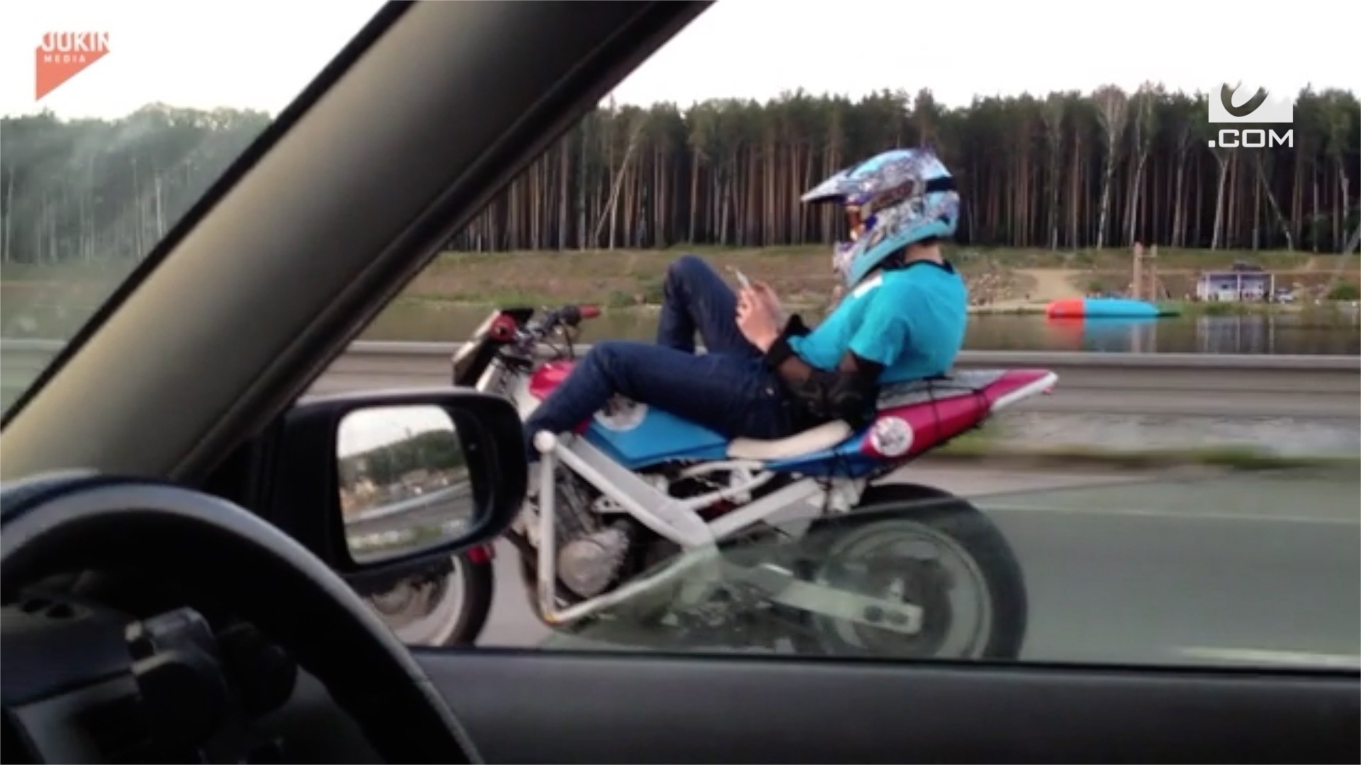 Viral Pria Naik Motor Tanpa Pegang Setang Liputan6 Com Vidio
