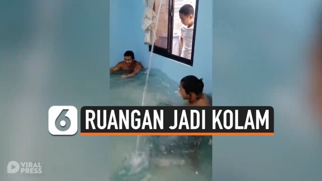 Pemuda Sulap Ruang  Tamu  Rumah Jadi Kolam Renang Vidio com