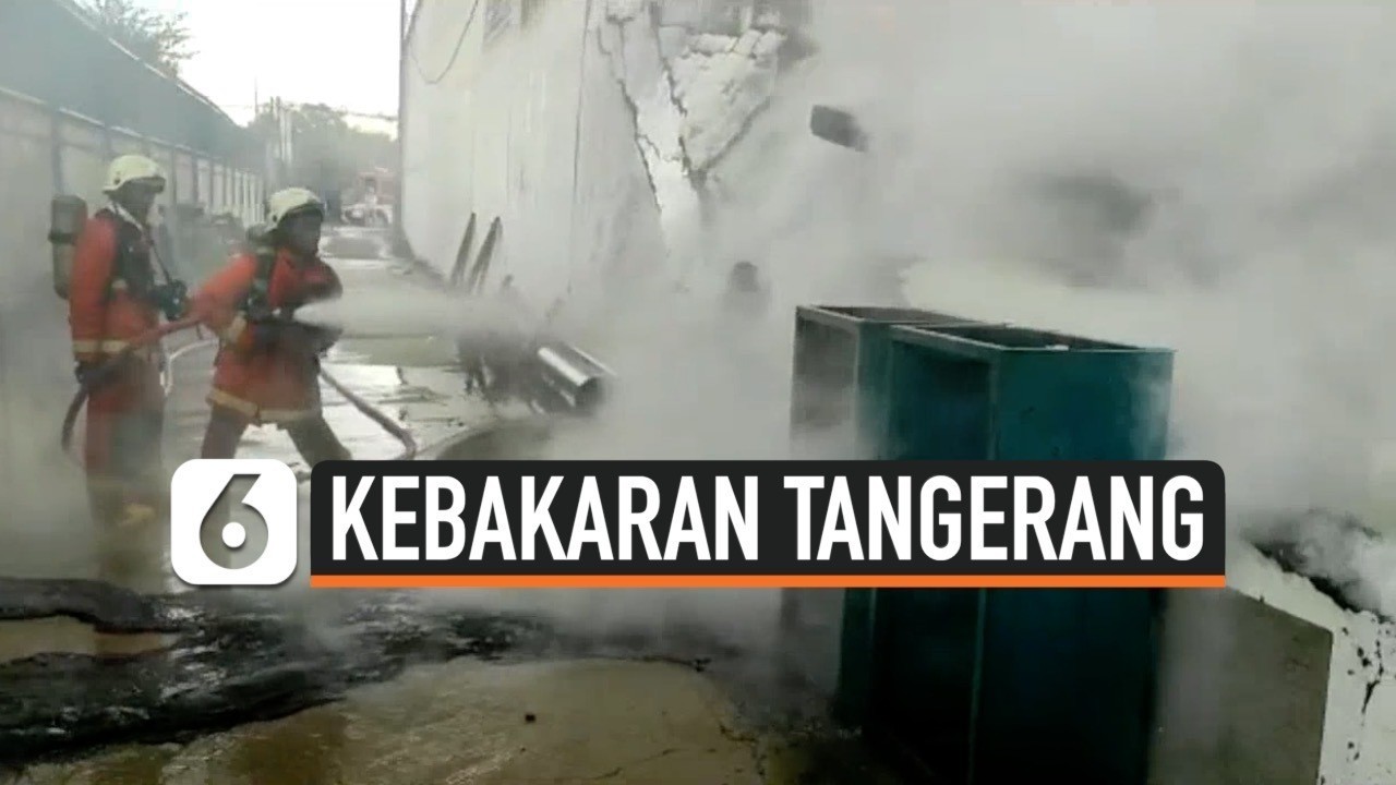 Streaming Kebakaran Pabrik  Pengolahan Plastik  di  Kota 