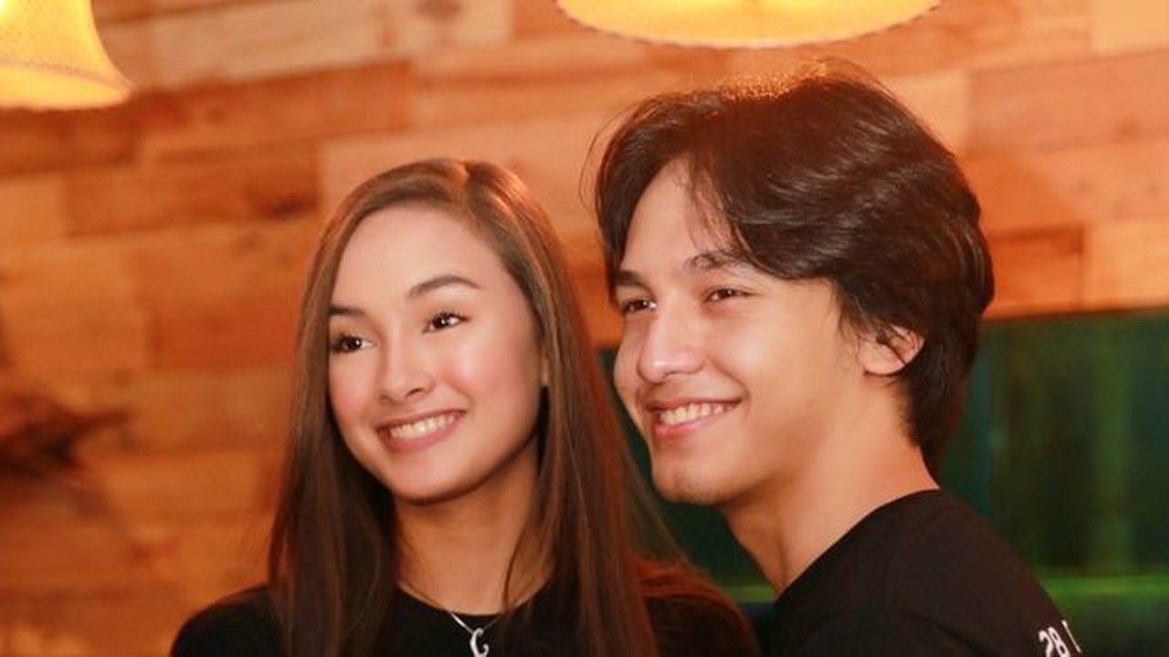 Streaming Jefri Nichol dan Caitlin Halderman Kaget Melihat Trailer