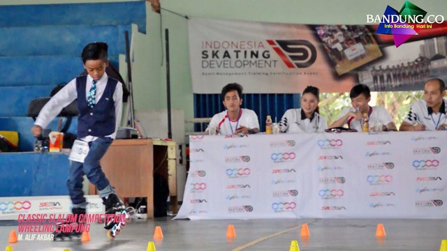 Streaming Inline Skate Classic  Slalom oleh M Alif Akbar 