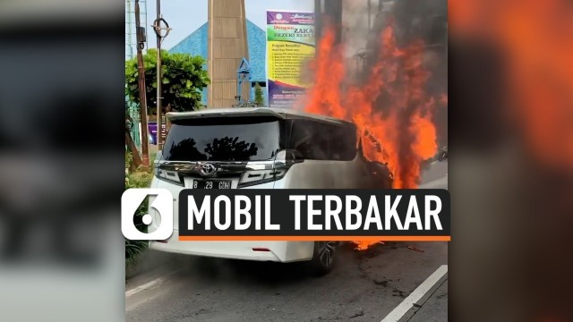 Detik Detik Mobil Alphard Terbakar  di Pondok Indah Vidio com