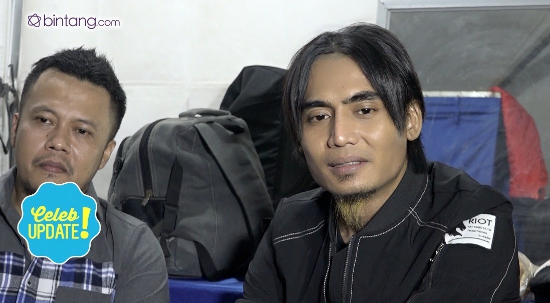 Foto Keluarga Charly Van Houten - Beranjak Remaja Ini 10 Potret Menawan