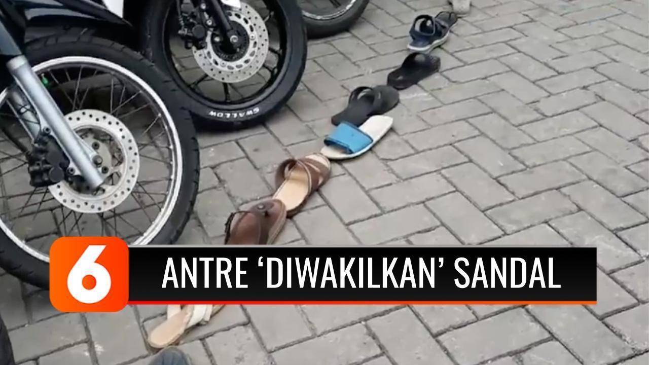 Agar Tidak Capek saat Antre Pencairan Dana UMKM, Warga ...