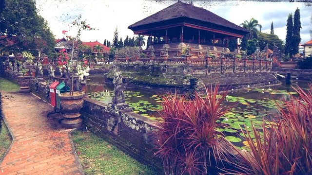 Kertha Gosa Ikon & Landmark Klungkung. - Vidio.com